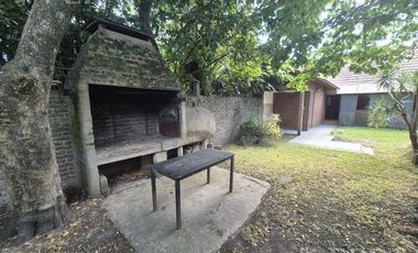 Venta casa 3 ambientes con cochera en Monte Chingolo