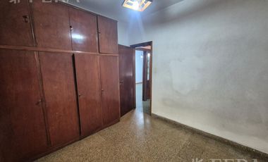 Venta casa 3 ambientes con cochera en Monte Chingolo