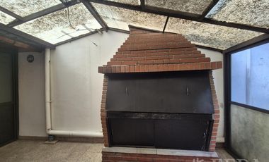Venta casa 3 ambientes con cochera en Monte Chingolo