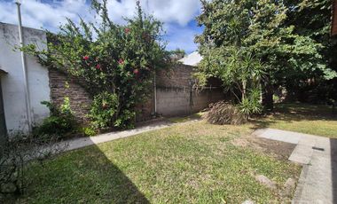 Venta casa 3 ambientes con cochera en Monte Chingolo
