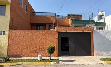 CASA EN VENTA, VALLE DORADO, TLALNEPANTLA, ESTADO DE MEXICO.