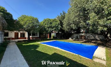 ALQUILER Casa Dos Plantas con Pileta sobre Graham Bell - Paso Del Rey
