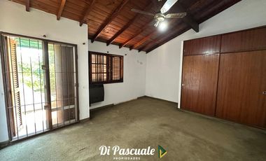 ALQUILER Casa Dos Plantas con Pileta sobre Graham Bell - Paso Del Rey