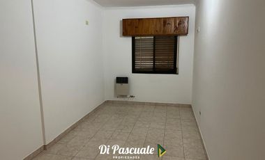 ALQUILER Casa Dos Plantas con Pileta sobre Graham Bell - Paso Del Rey