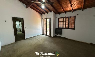ALQUILER Casa Dos Plantas con Pileta sobre Graham Bell - Paso Del Rey