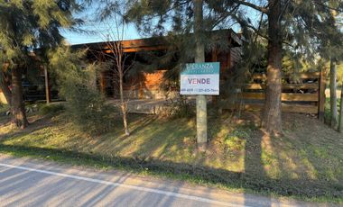 Casa en Parque Sicardi con gran parque y pileta