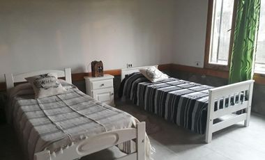Casa en Parque Sicardi con gran parque y pileta