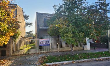Casa en en Villa Luzuriaga a Reciclar