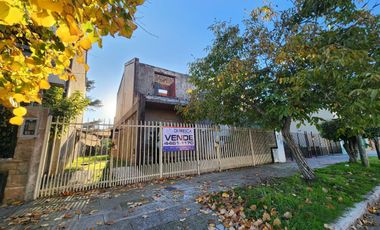 Casa en en Villa Luzuriaga a Reciclar