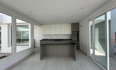 Venta casa 4 ambientes a estrenar con jardín y piscina en Prados del Oeste 1.