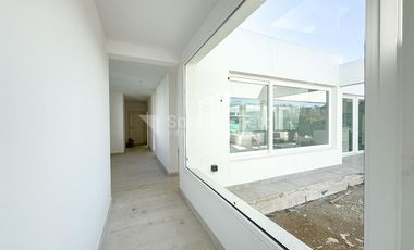 Venta casa 4 ambientes a estrenar con jardín y piscina en Prados del Oeste 1.