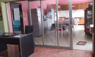 Casa + local comercial en V. Angela-Chaco