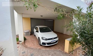 Casa en Meglioli casi Av. Punta de Rieles