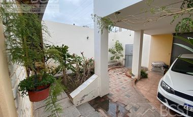 Casa en Meglioli casi Av. Punta de Rieles