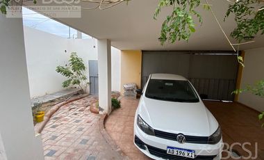 Casa en Meglioli casi Av. Punta de Rieles