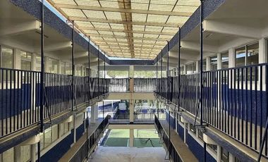 EDIFICIO CON AMPLIO USO DE SUELO: CLÍNICAS, UNIVERSIDAD, ESCUELA, OFICINAS, ETC.