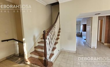 Venta Casa 5 ambientes con parque más locales comerciales en Boulogne - Chalet de estilo!
