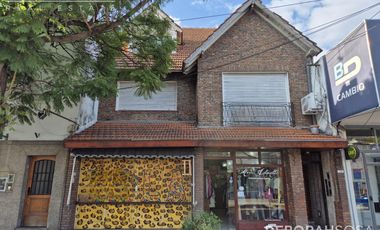 Venta Casa 5 ambientes con parque más locales comerciales en Boulogne - Chalet de estilo!