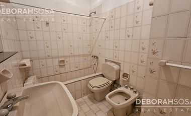 Venta Casa 5 ambientes con parque más locales comerciales en Boulogne - Chalet de estilo!