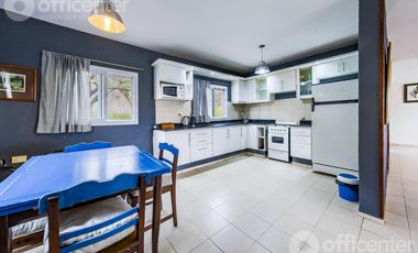 Casa en Venta en la Granja 300 M2 con Pileta
