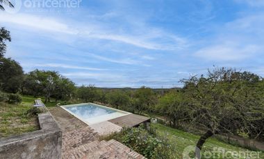 Casa en Venta en la Granja 300 M2 con Pileta