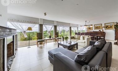 Casa en Venta en la Granja 300 M2 con Pileta