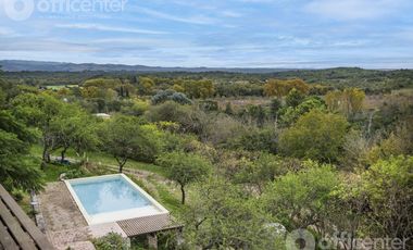 Casa en Venta en la Granja 300 M2 con Pileta