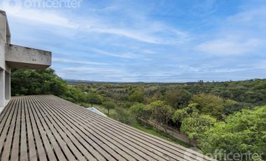 Casa en Venta en la Granja 300 M2 con Pileta