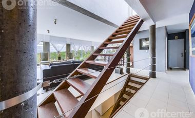 Casa en Venta en la Granja 300 M2 con Pileta