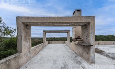 Casa en Venta en la Granja 300 M2 con Pileta