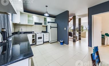 Casa en Venta en la Granja 300 M2 con Pileta