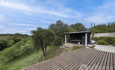 Casa en Venta en la Granja 300 M2 con Pileta