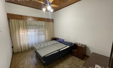 Venta casa 4 ambientes con jardín en Villa Dominico
