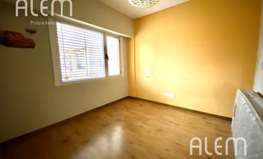Departamento de 3 dormitorios en venta en Lomas de Zamora