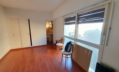 Olivos - Excelente ubicación! Monoambiente con Cocina separada y vista abierta!