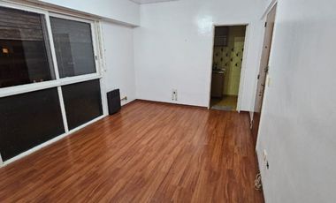 Olivos - Excelente ubicación! Monoambiente con Cocina separada y vista abierta!