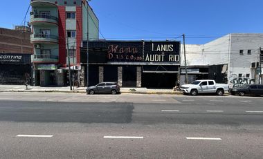 Venta Local  de 550 m2 en Lanús