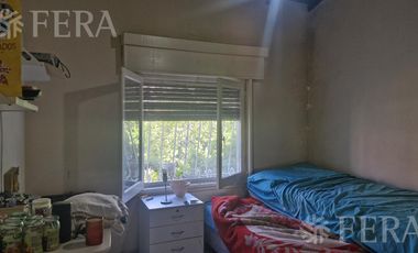 Venta casa 4 ambientes con jardín y cochera en Sarandi