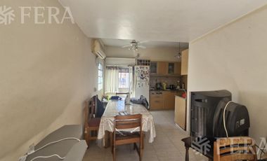 Venta casa 4 ambientes con jardín y cochera en Sarandi