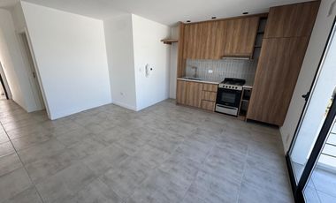 VENTA PH 2 ambientes en primer piso con balcón al contrafrente en San José, Mar del Plata