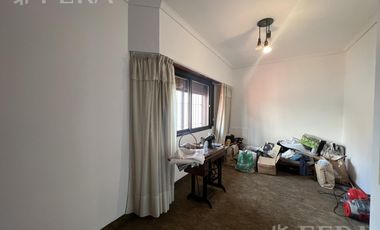 Venta de casa 4 ambientes con cochera y fondo libre en Wilde