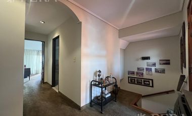 Venta de casa 4 ambientes con cochera y fondo libre en Wilde
