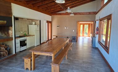 VENTA Departamento 2 dorm Amoblado Balcón Cochera y Baulera Complejo Patagonia Villa La Angostura
