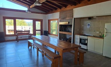 VENTA Departamento 2 dorm Amoblado Balcón Cochera y Baulera Complejo Patagonia Villa La Angostura