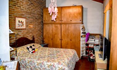 VENTA PH 4 AMBIENTES REFACCIONADO CON TERRAZA