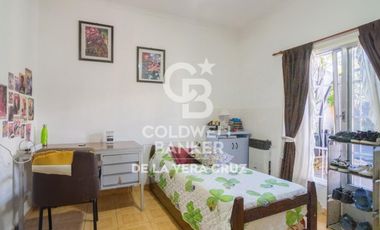 Casa  3 dormitorios, con patio y cochera en Fomento 9 de julio