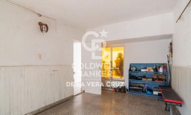 Casa  3 dormitorios, con patio y cochera en Fomento 9 de julio