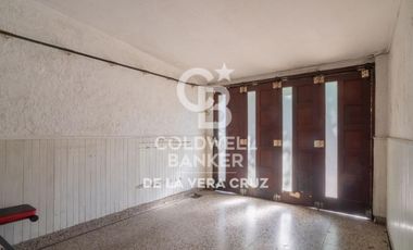 Casa  3 dormitorios, con patio y cochera en Fomento 9 de julio