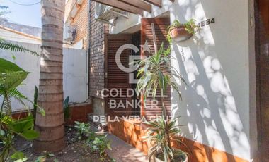 Casa  3 dormitorios, con patio y cochera en Fomento 9 de julio