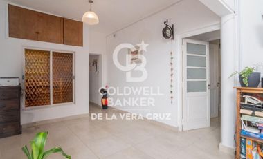 Casa  3 dormitorios, con patio y cochera en Fomento 9 de julio